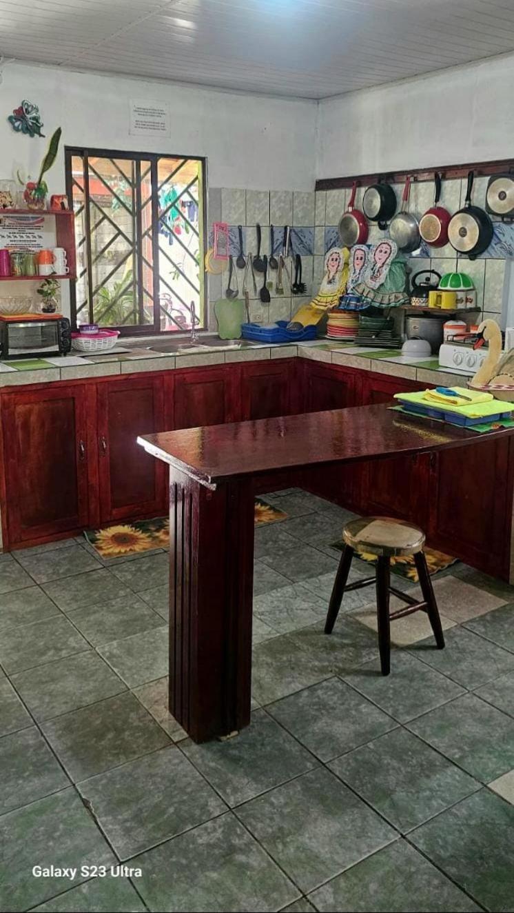 Tortuguero Casa De Playa Green House Apartment Bagian luar foto